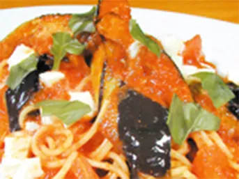 茄子とモッツァレラチーズスパ